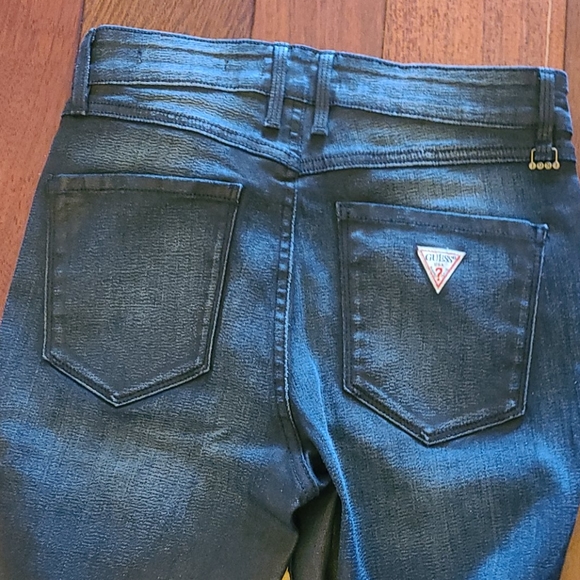 🔥Host Pick🔥 Guess 1981 high waisted skinny jeans-Size 27 - Picture 6 of 9